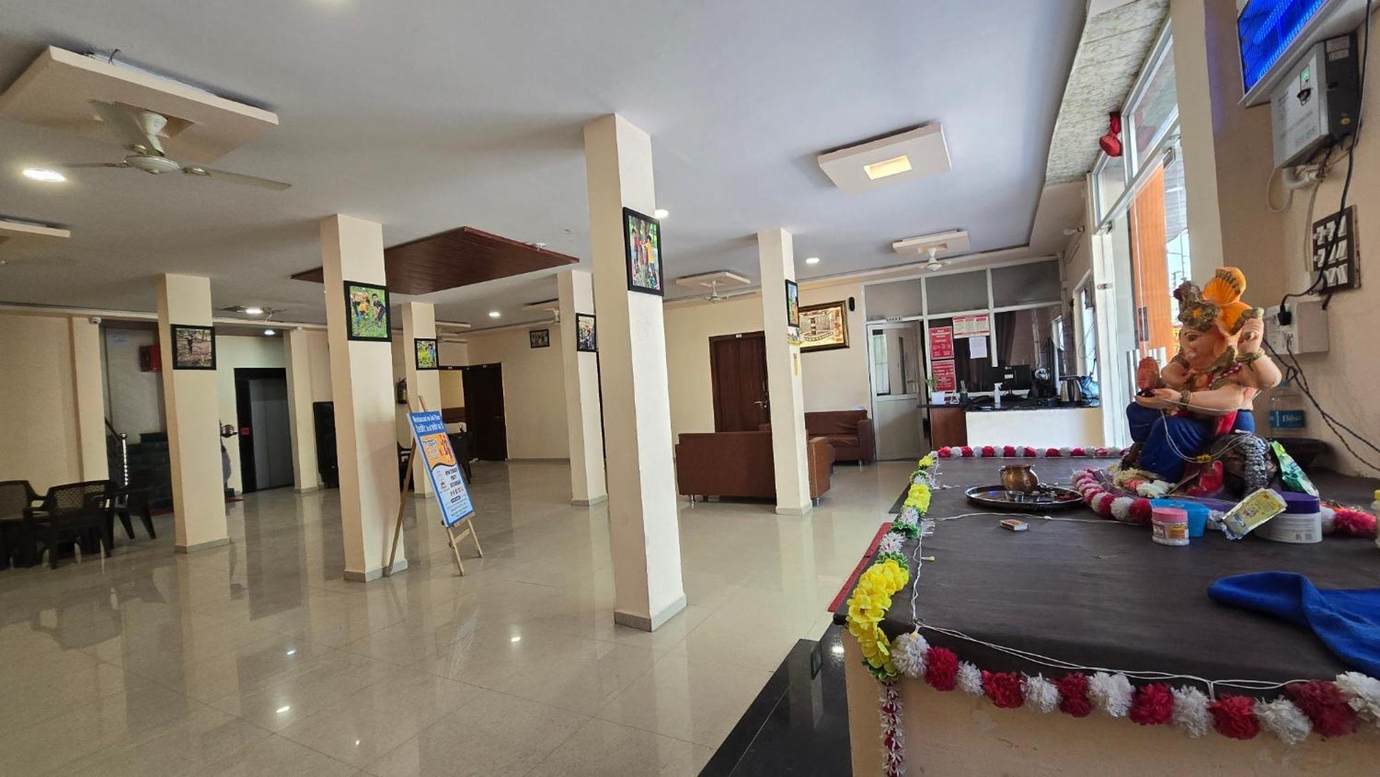 Hotel Maheshwari Green'S Ujjain Exterior foto